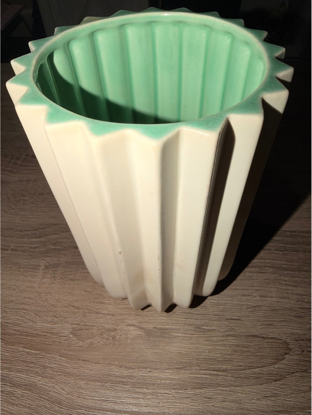 Vintage Red Wing Pottery USA 1170 Vase Ivory Jade Green Starburst Rim MCM 1940s